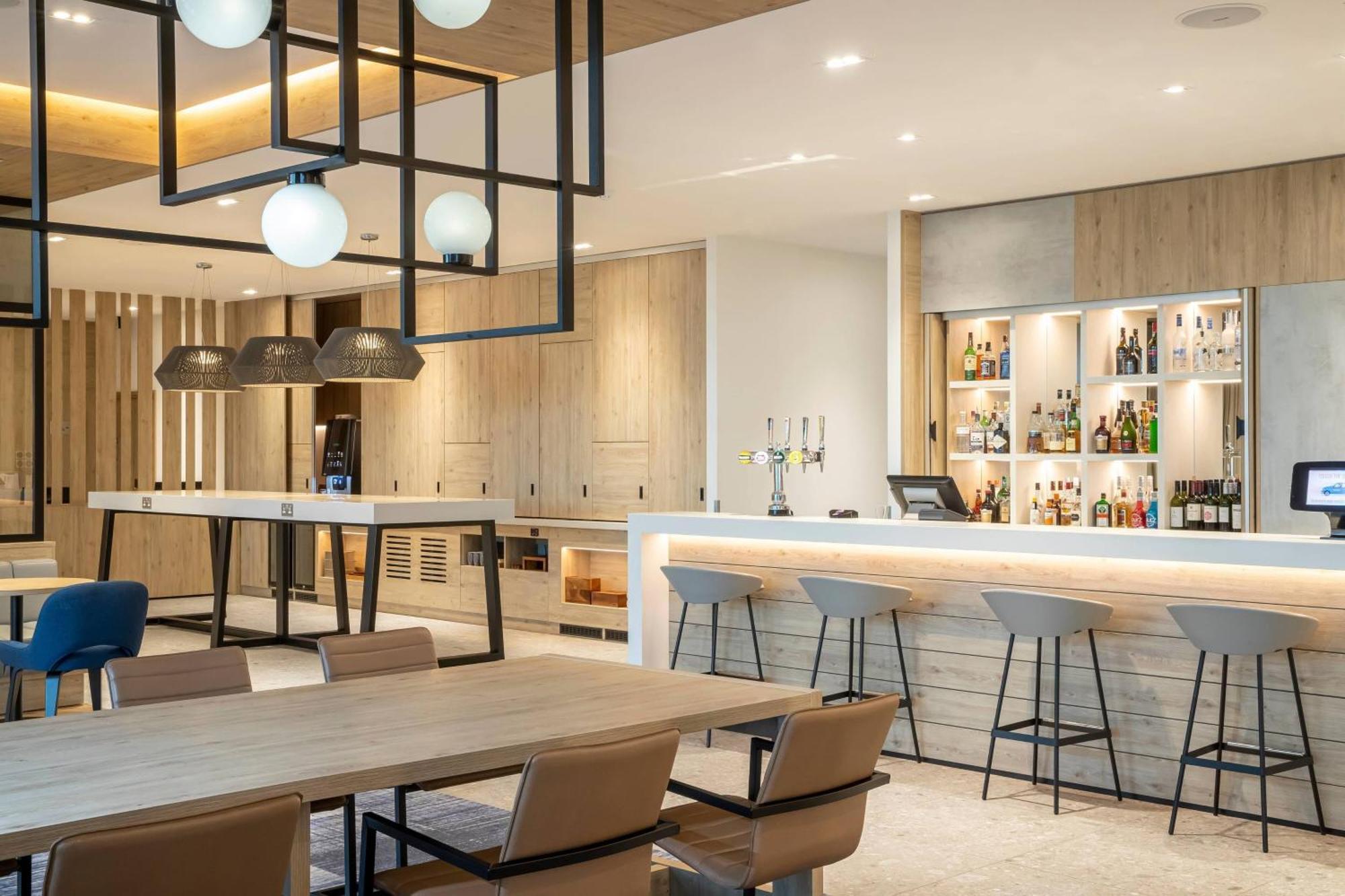 Courtyard By Marriott Inverness Airport Esterno foto