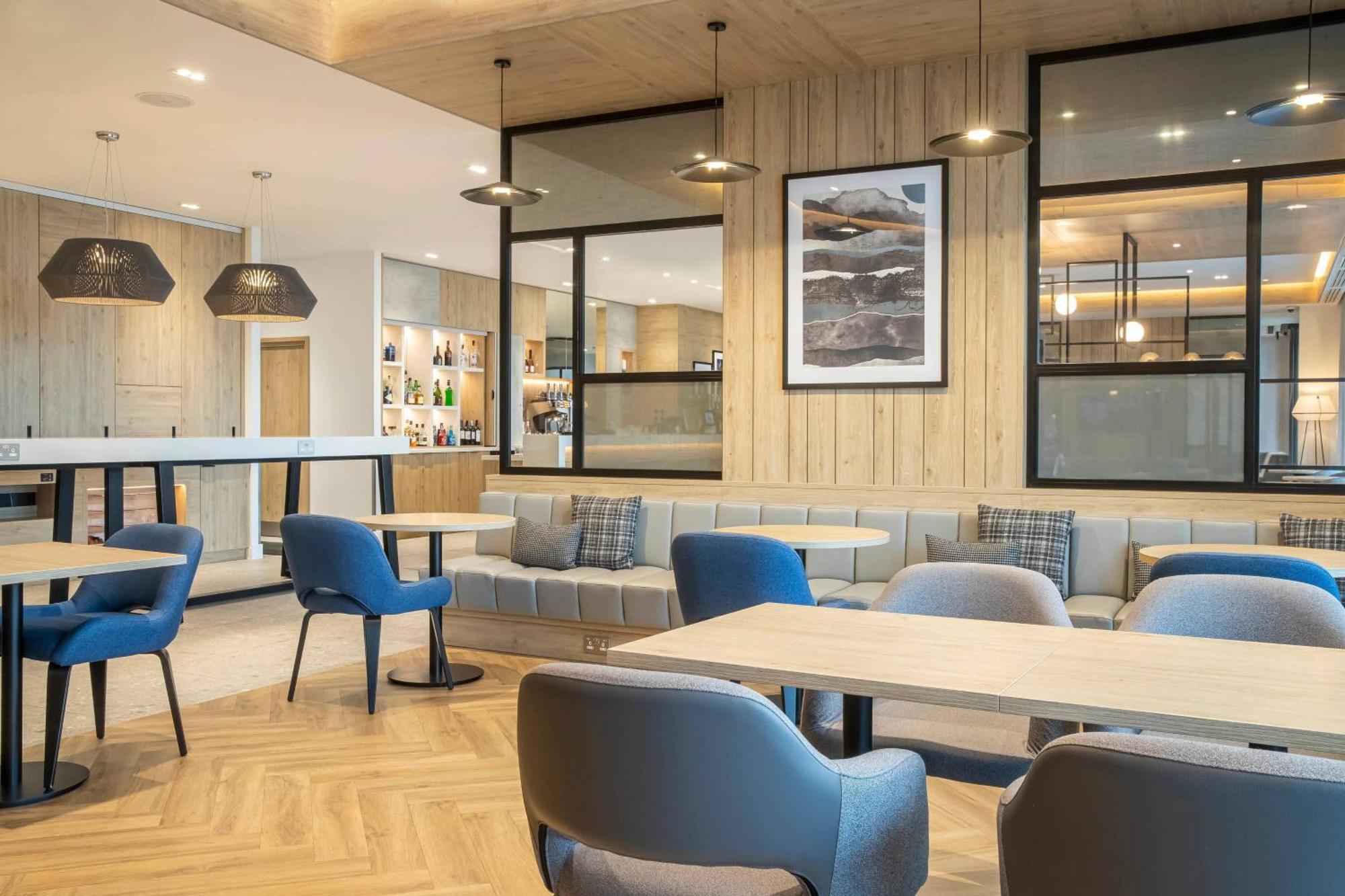 Courtyard By Marriott Inverness Airport Esterno foto