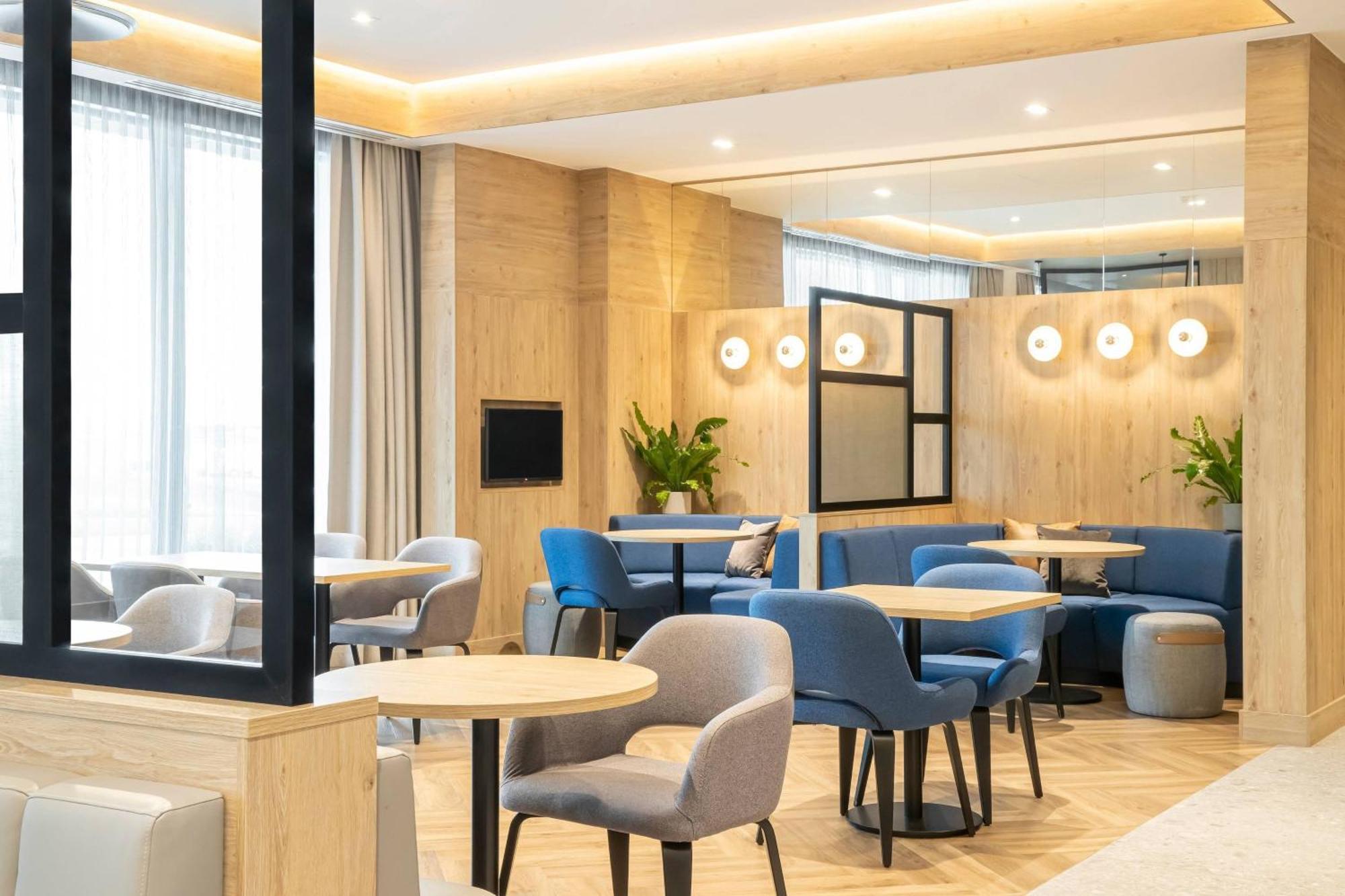 Courtyard By Marriott Inverness Airport Esterno foto